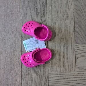 NWT Crocs classic neon highlighter clog (toddler) sz C5